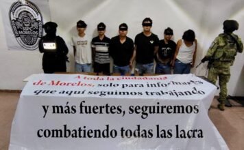 #Seguridad ASEGURAN A SEIS PERSONAS, COLGABAN UNA LONA CON AMENAZAS EN TLALTIZAPÁN.