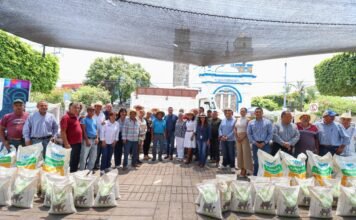 #Jiutepec Entrega Eder Rodriguez toneladas de alimento a ganaderos y mejorar la producción.
