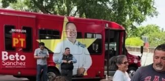 #Morelos Gestionan Tania Valentina Rodríguez y Beto Sánchez módulo itinerante de movilidad a usuarios de Xochitepec.