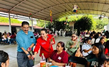 #Morelos Reconoce Tania Valentina a madres como pilar de la familia; trabaja en políticas públicas a favor de ellas.