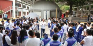 #Festeja diputada Tania Valentina Rodríguez el Día del Estudiante en Emiliano Zapata.