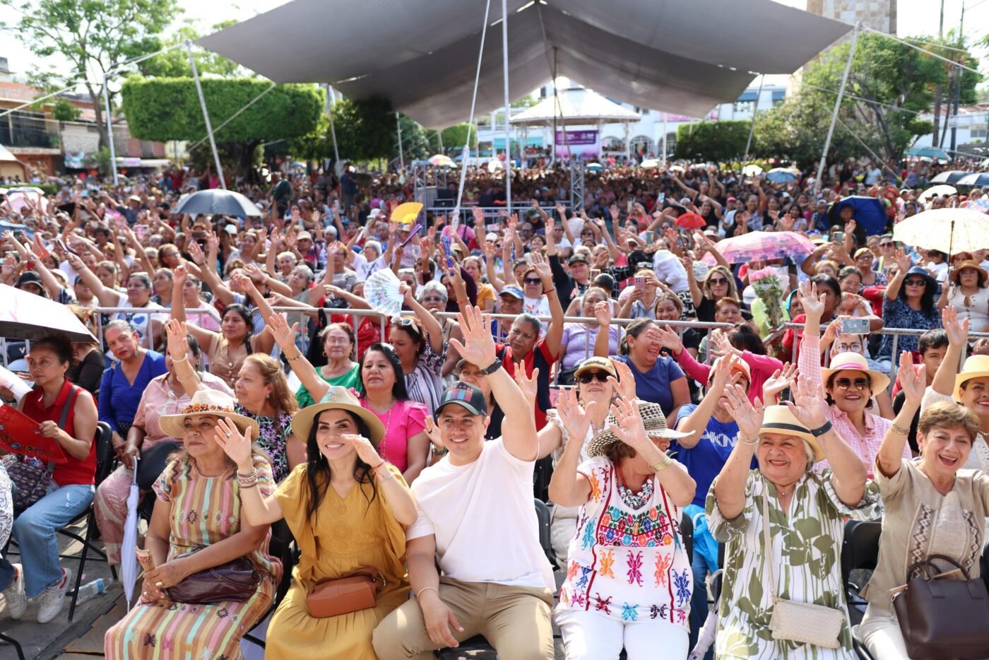 #Jiutepec Celebra Eder Rodríguez Casillas el Día de las Madres con más de 12 mil asistentes.