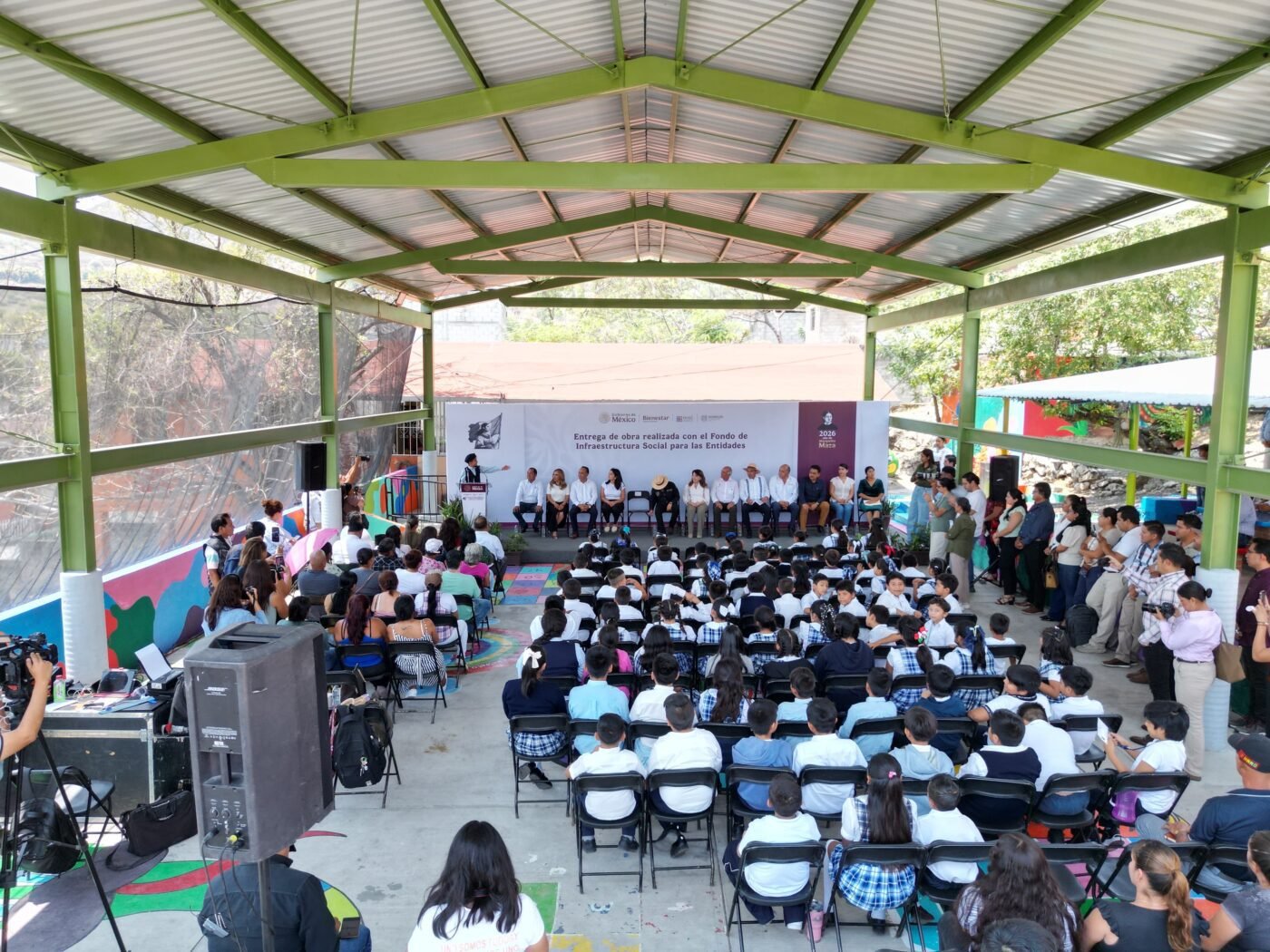 #Gobierno CUMPLE MARGARITA GONZÁLEZ SARAVIA CON OBRAS EDUCATIVAS Y DEPORTIVAS EN YAUTEPEC.