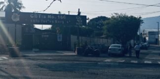 #Educación Acusan malos tratos y reprobaciones masivas en preparatoria de Jiutepec #Morelos.