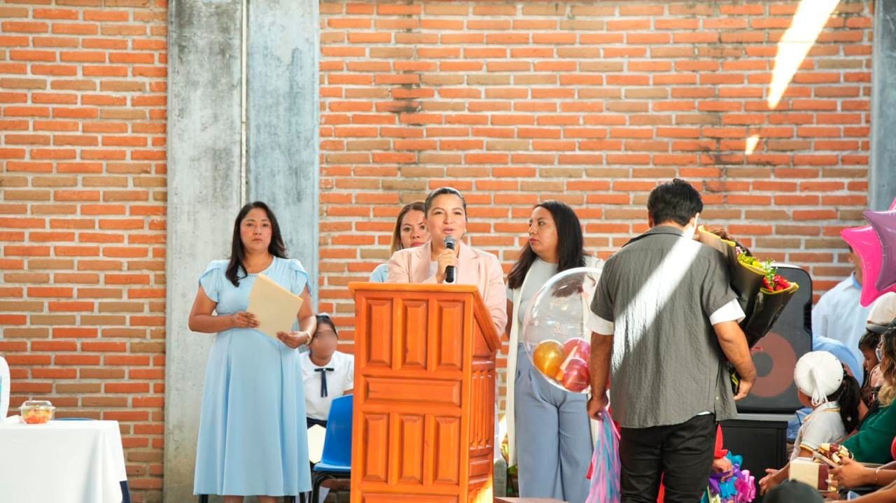 MELISSA MONTES DE OCA, ACOMPAÑA A GRADUADOS EN YAUTEPEC Y JIUTEPEC.