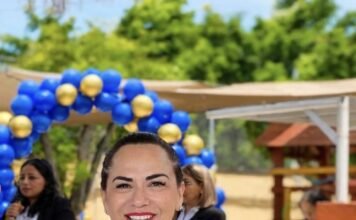 Tania Valentina: “la educación es la mejor inversión para el futuro”, fue invitada como madrina de generación.