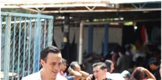 #Cuernavaca Daniel Martínez Terrazas celebra con vecinos la Fiesta Patronal de Villa Santiago.
