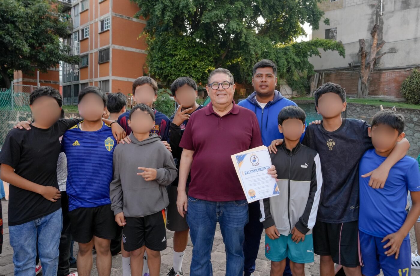 #Cuernavaca RECONOCE CENTRO FORMATIVO CHINELOS RESPALDO DEL SENADOR VÍCTOR MERCADO AL DEPORTE.